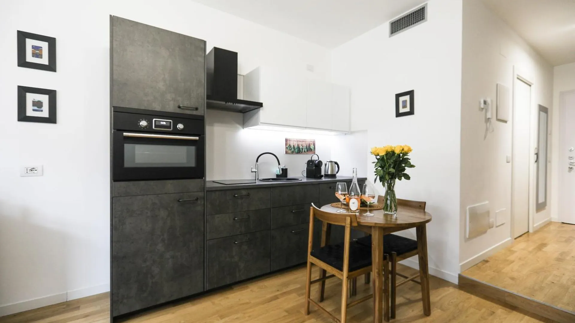 Apartment Appartamento Moderno Centro Milano, Metro Loreto