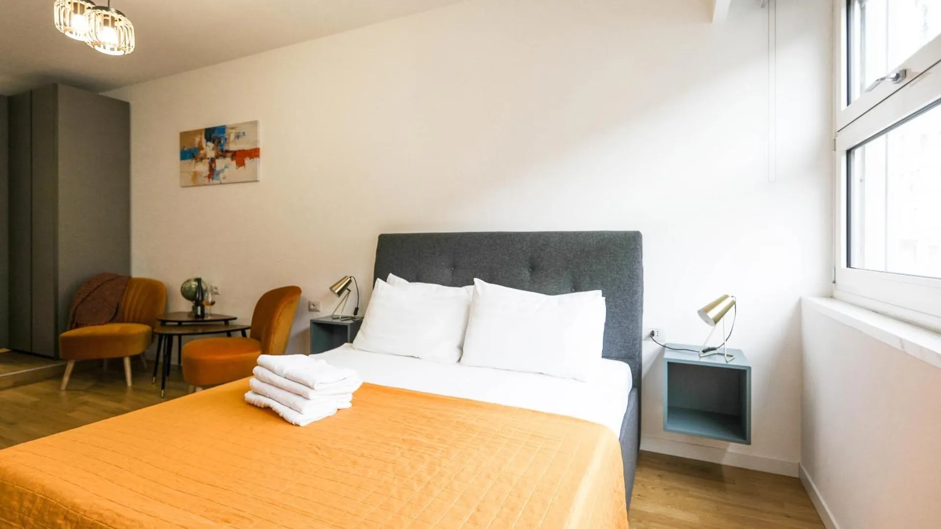 Appartamento Moderno Centro Milano, Metro Loreto 0*, Milan Italy